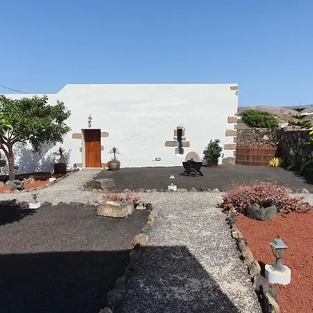 Caserío Leandro I Villa Tías