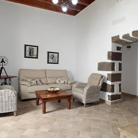 Caserio Leandro I Tias